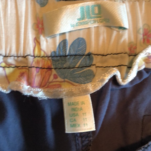 JLo Jennifer Lopez Periwinkle Capris Size 11 - Picture 3 of 4
